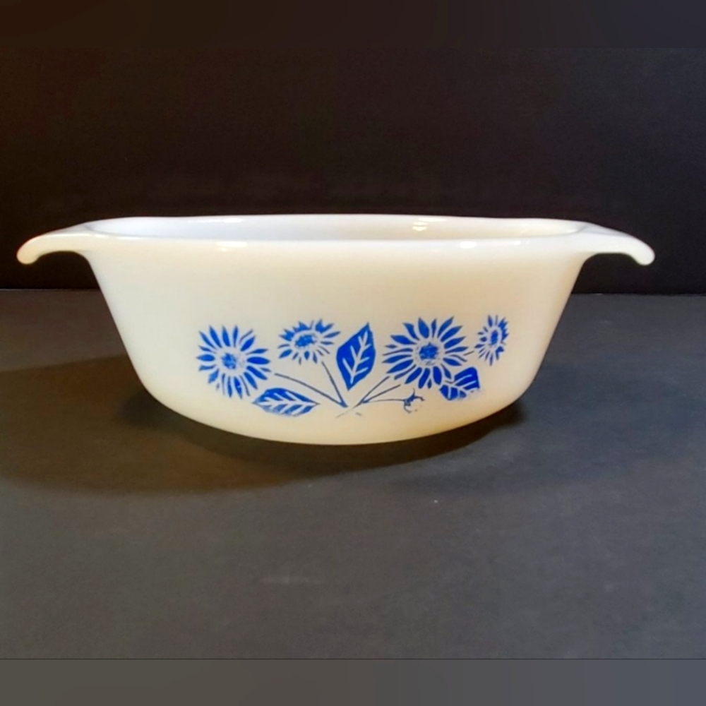 Anchor Hocking Fire King 472 Cornflower Mini Casserole Dish